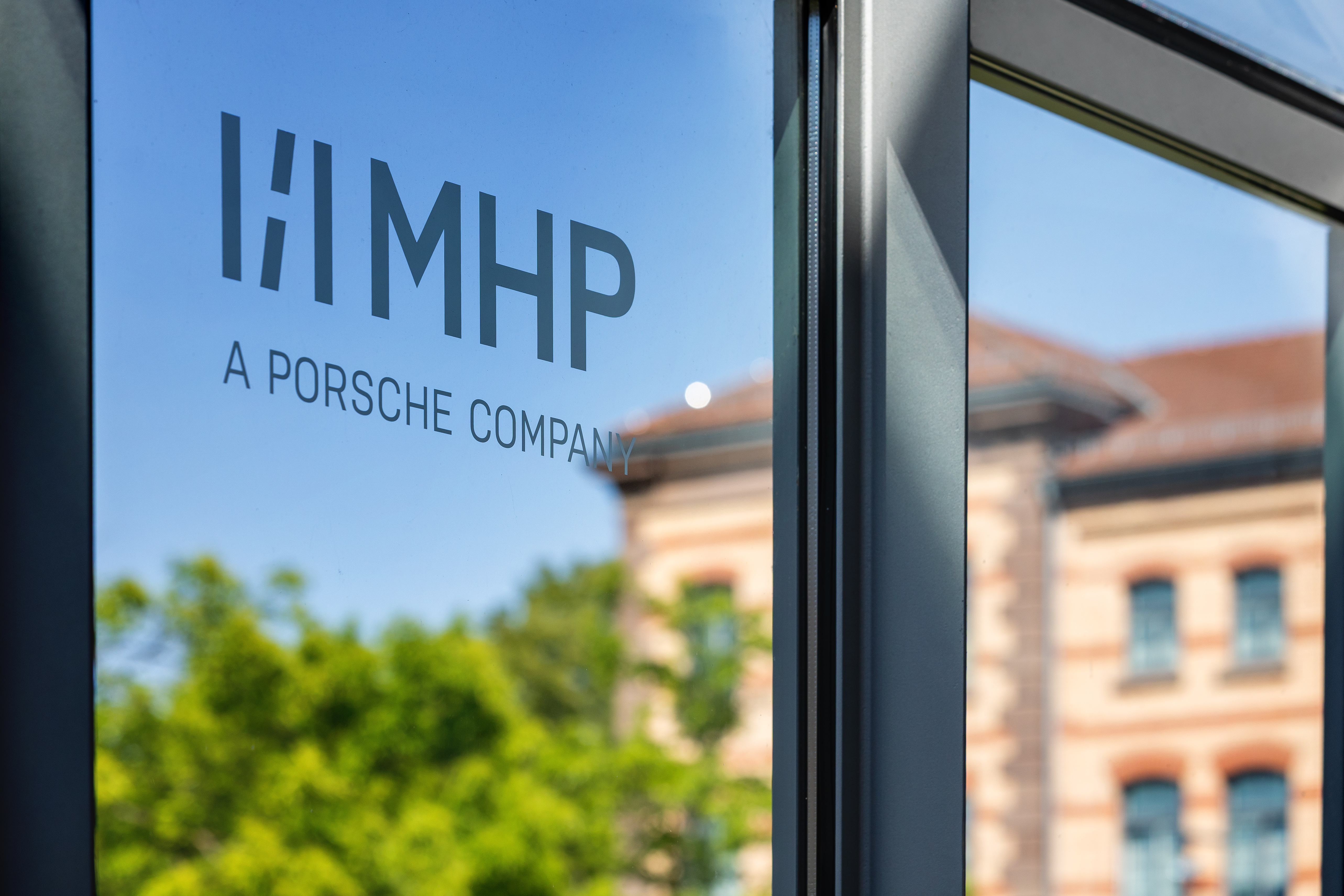 MHP danışmanlık şirketi kurumsal görseli