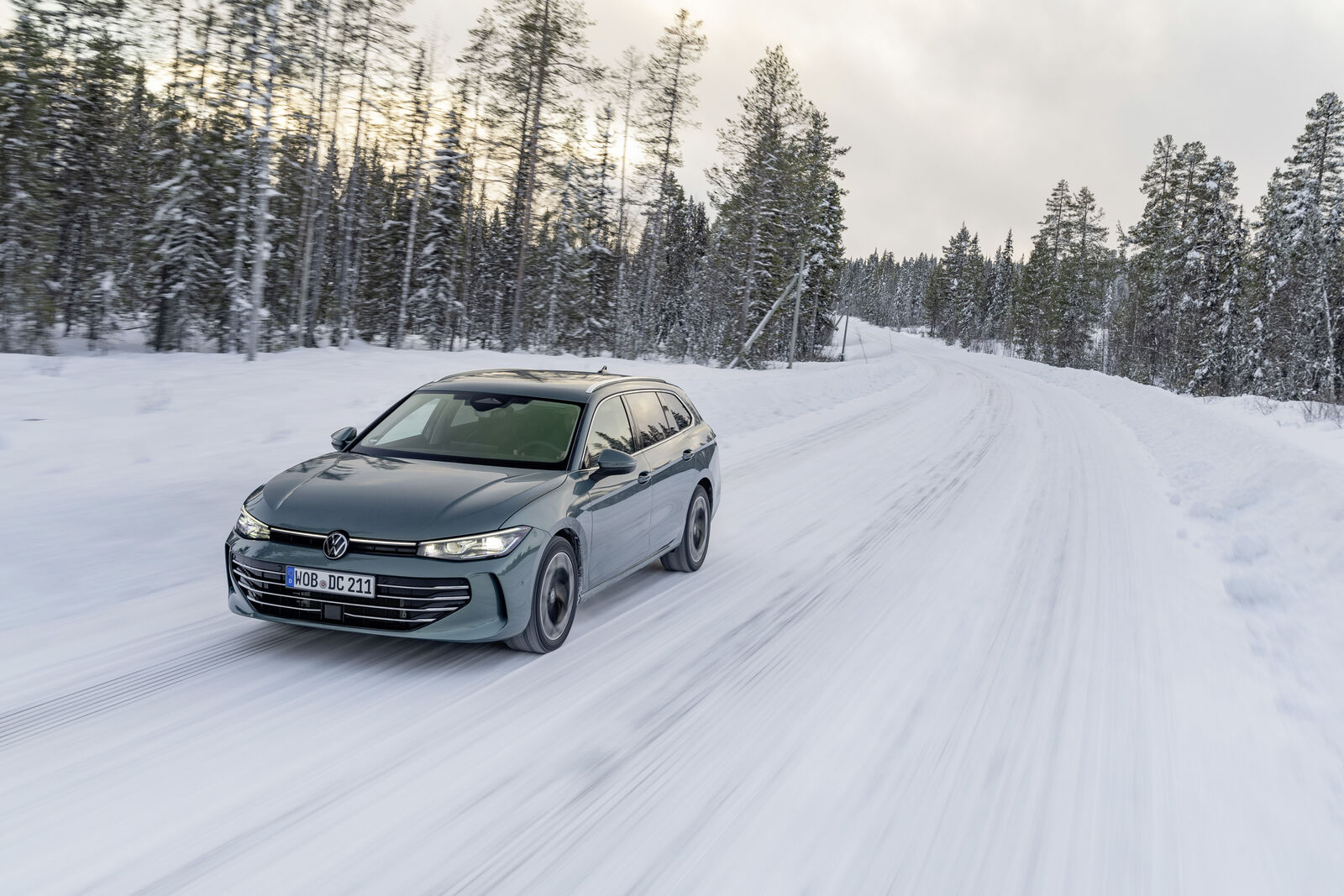 Avrupa Passat Variant, Volkswagen Passat Pro ile ölçü karşılaştırması için