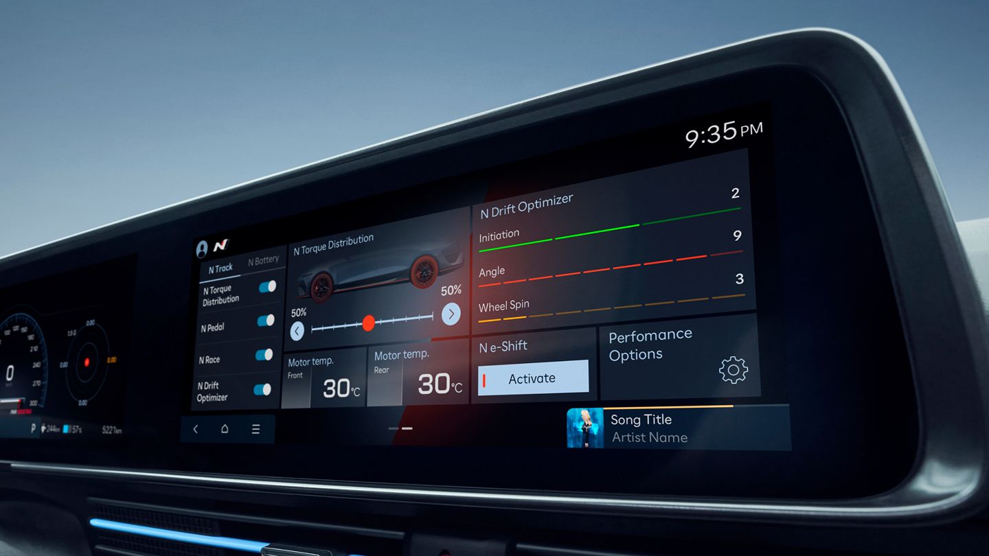 Hyundai N kokpit ekranında N Drift Optimizer ve tork dağılımı ayar menüsü