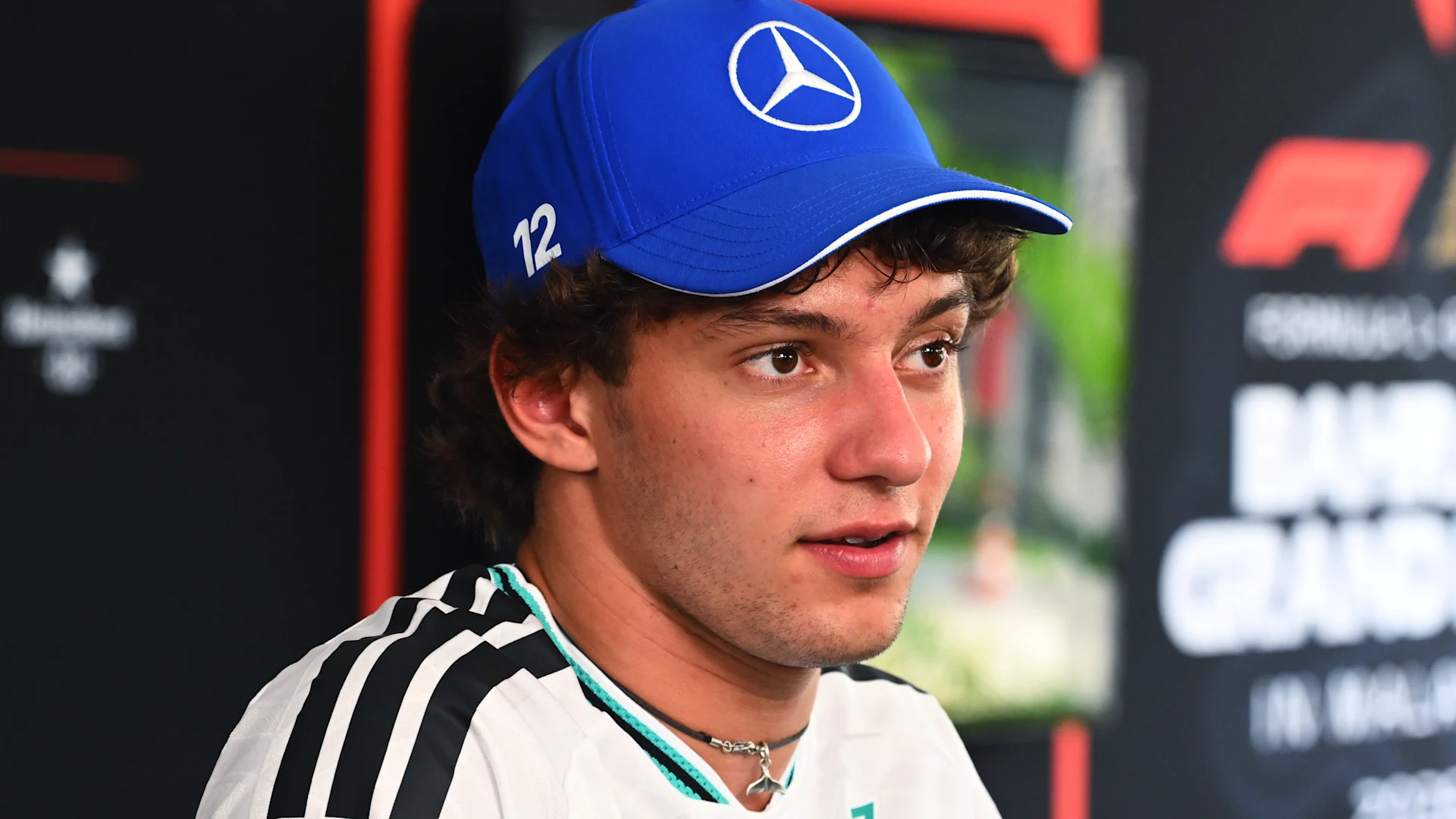 Mercedes pilotu Andrea Kimi Antonelli, Sepang'da hafta sonu öncesi basın toplantısında