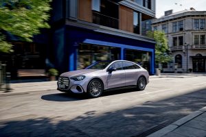 Elektrikli Mercedes-Benz C 300 Duyuruldu: 690 Kilometre Menzil, 62.951 Euro