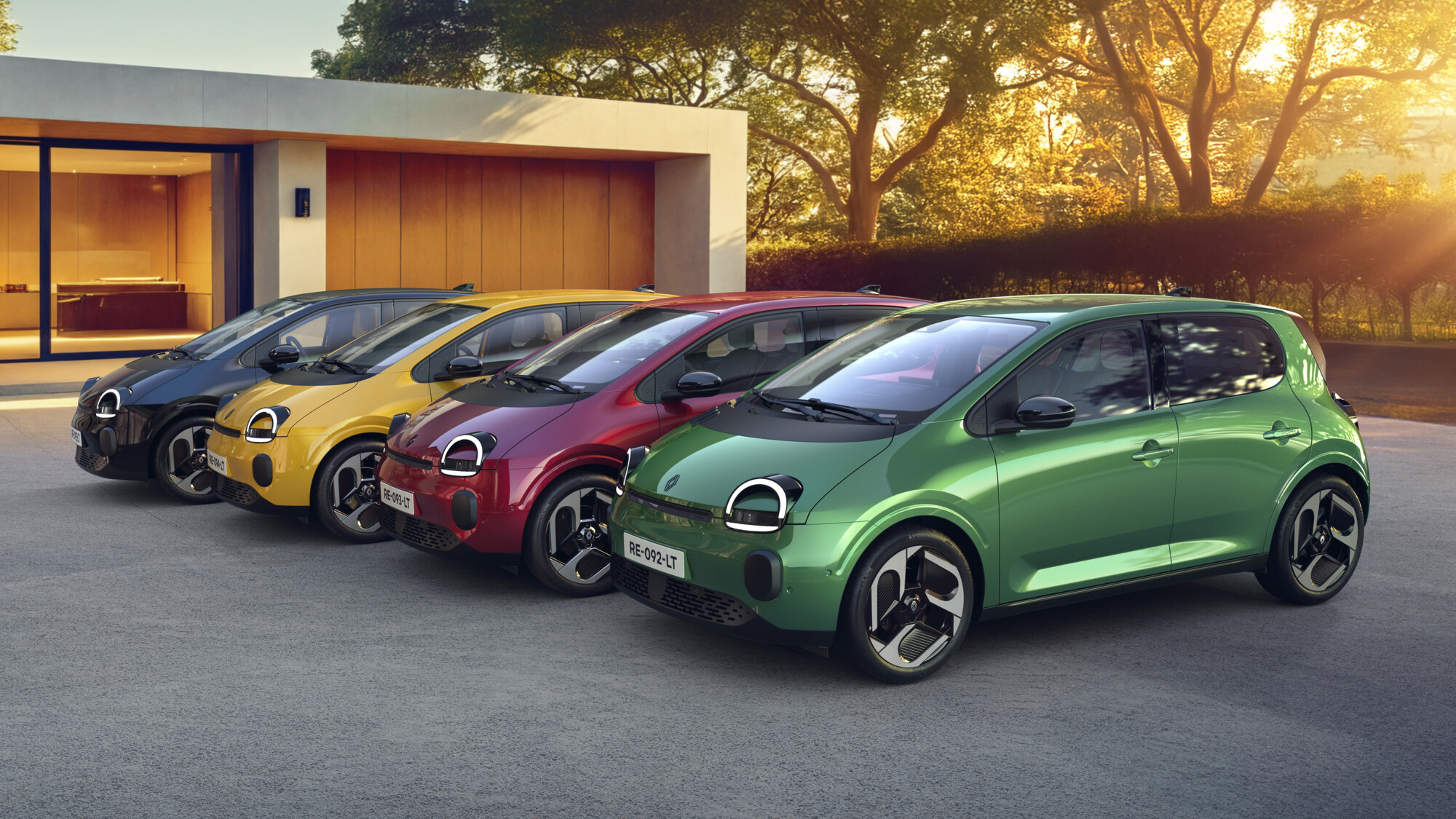 Avrupa 2035 Hedefi tartışmasının merkezindeki 4,20 metre altı sınıftan dört Renault Twingo E-Tech yan yana