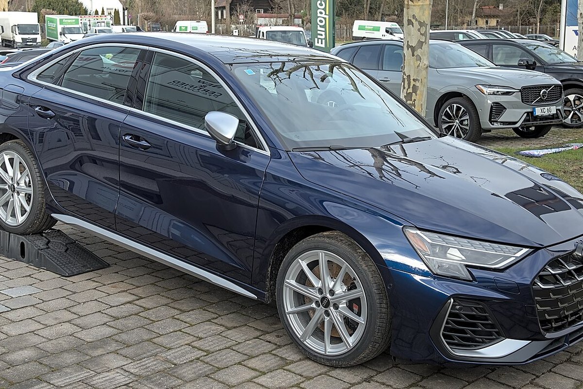 Audi A3 ailesinin sportif S3 modeli