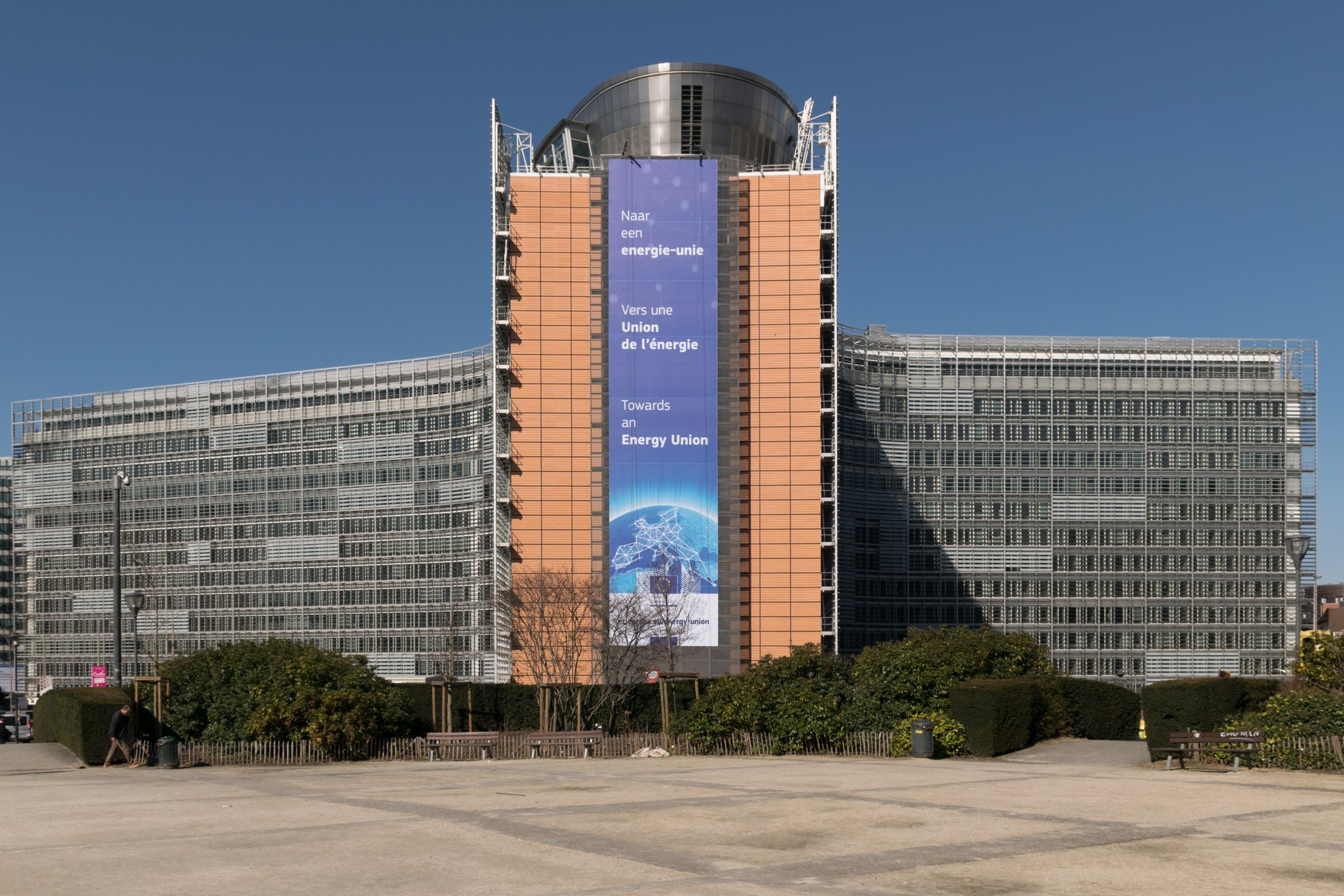Avrupa Komisyonu'nun merkezi Berlaymont binasının dış cephesi