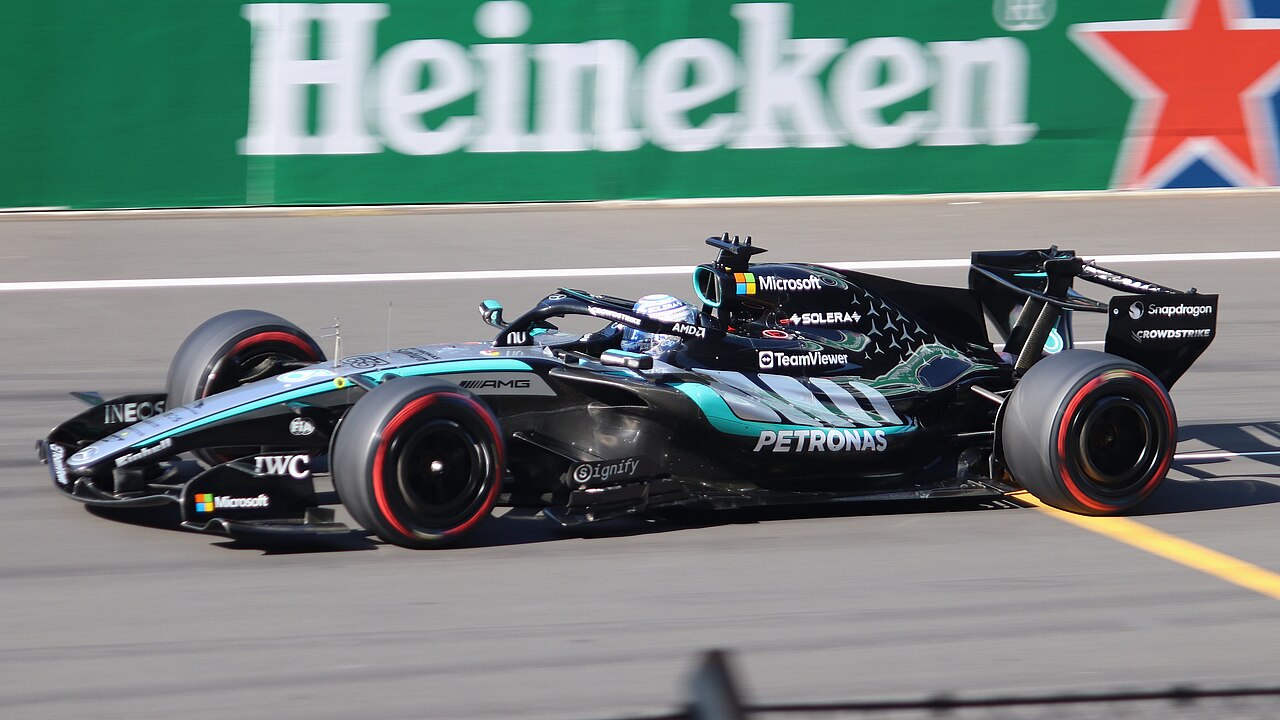 George Russell'ın 2026 Çin Grand Prix'si sıralama turlarında kullandığı Mercedes W17