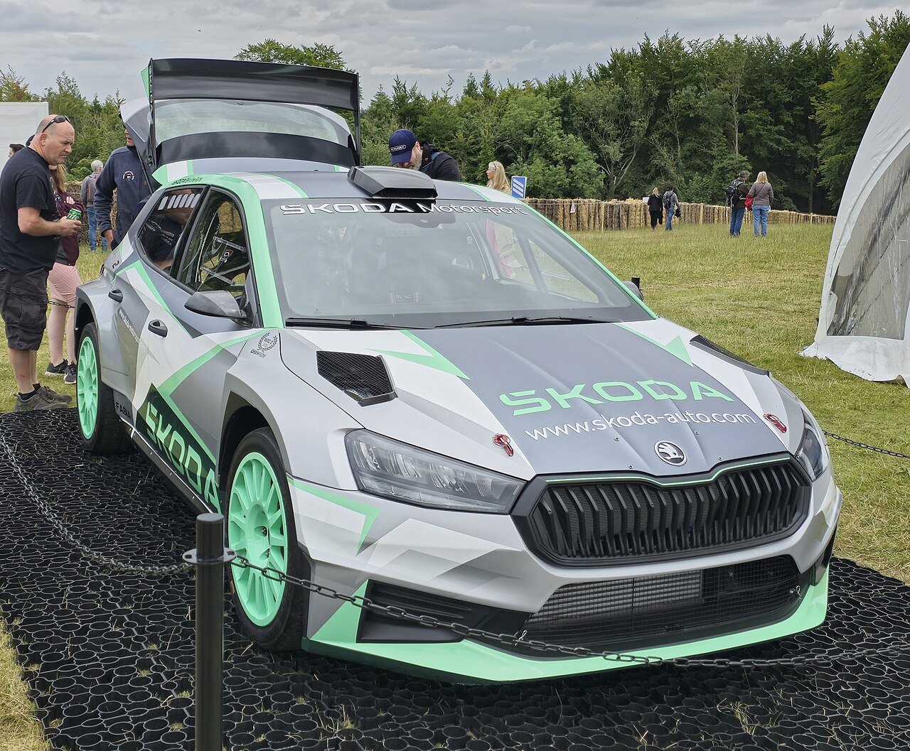 Škoda Fabia RS Rally2, WRC 2027 sezonunda güncelleme kitiyle WRC Kit Cars sınıfına girebilecek Rally2 modellerinden biri