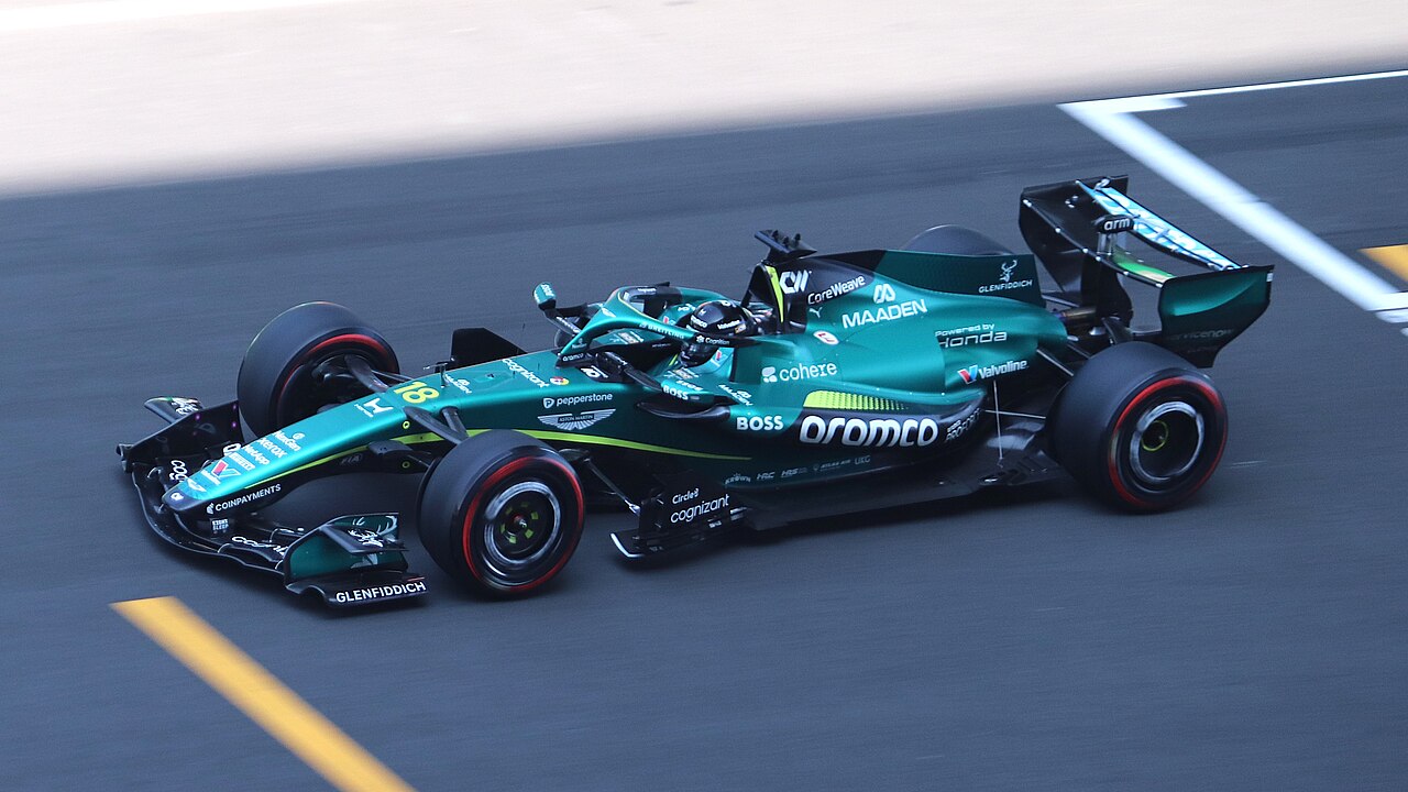Lance Stroll, Aston Martin AMR26 ile 2026 Çin GP'sinin ilk antrenmanında pistte