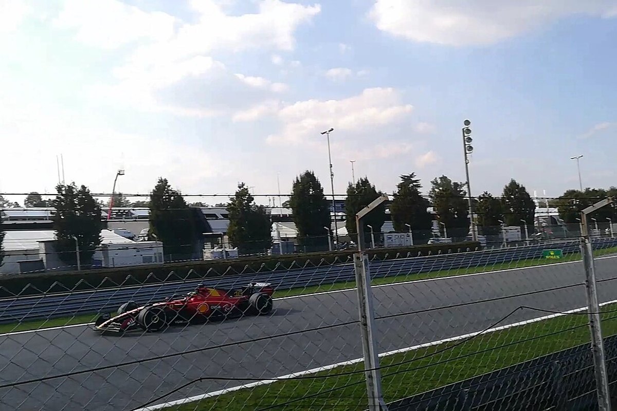 Ferrari Formula 1 otomobili pistte uzaktan