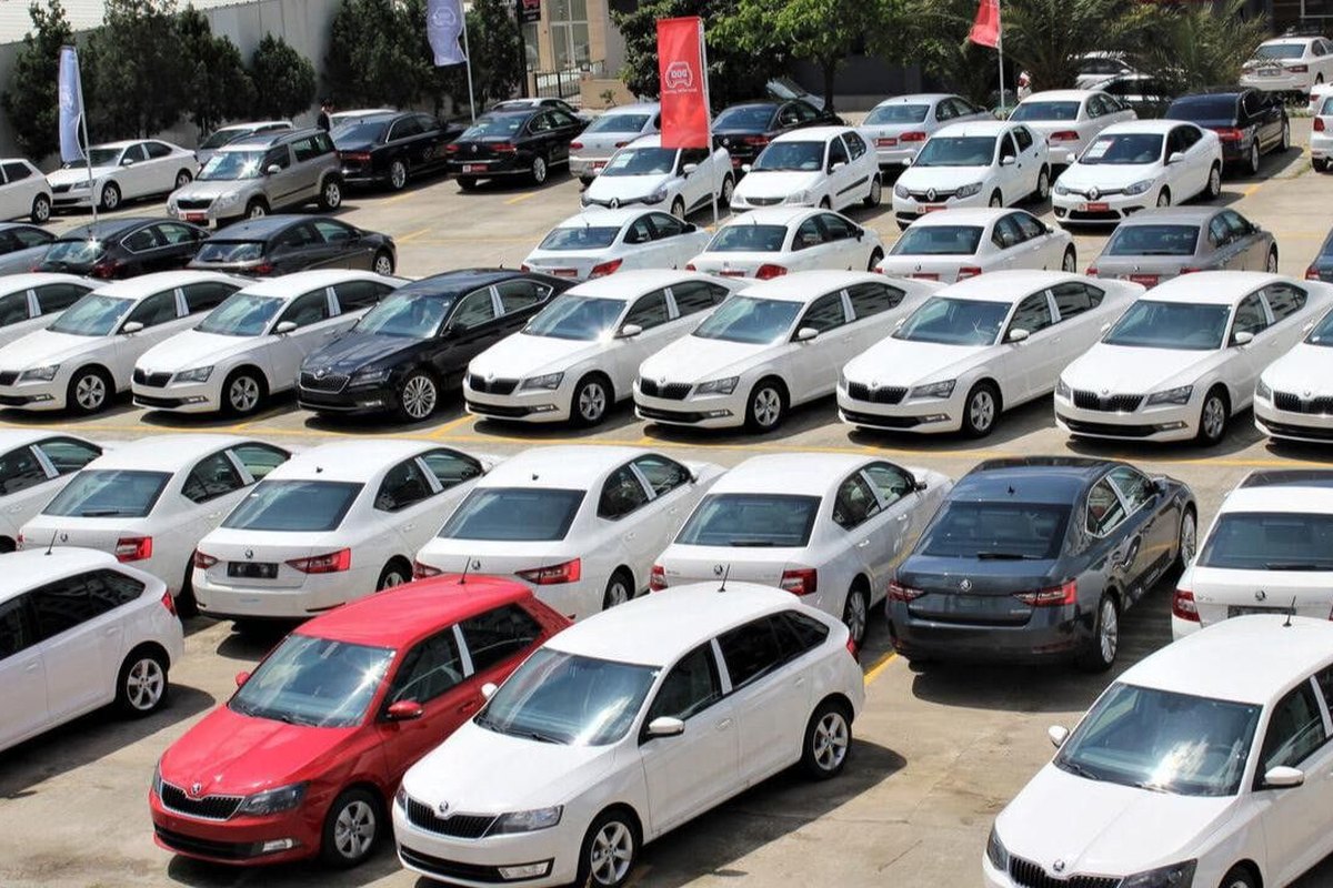 Otomotiv Sanayii otomobil stok sahası