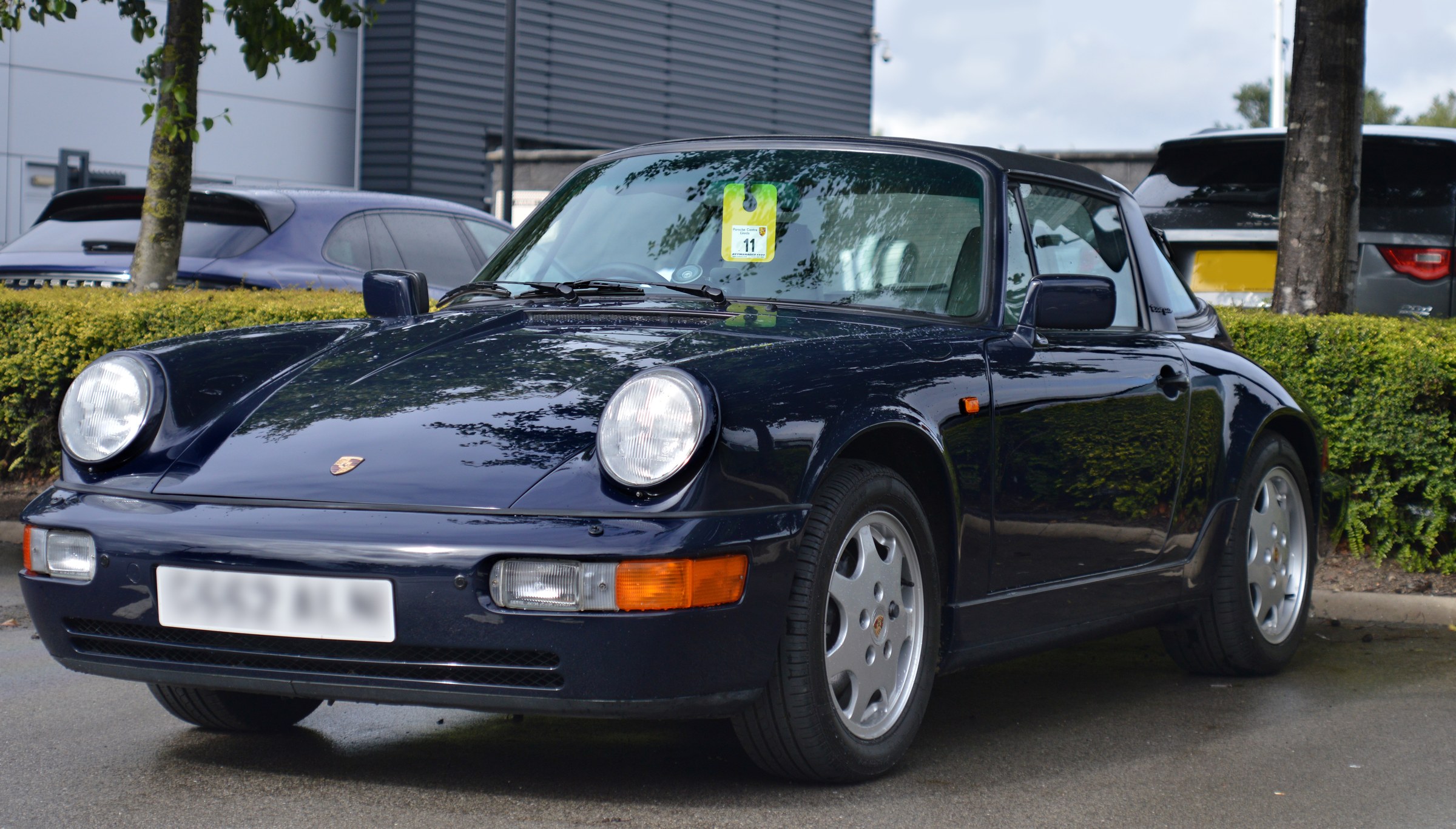 Porsche 911 Carrera modelinin yandan görünümü