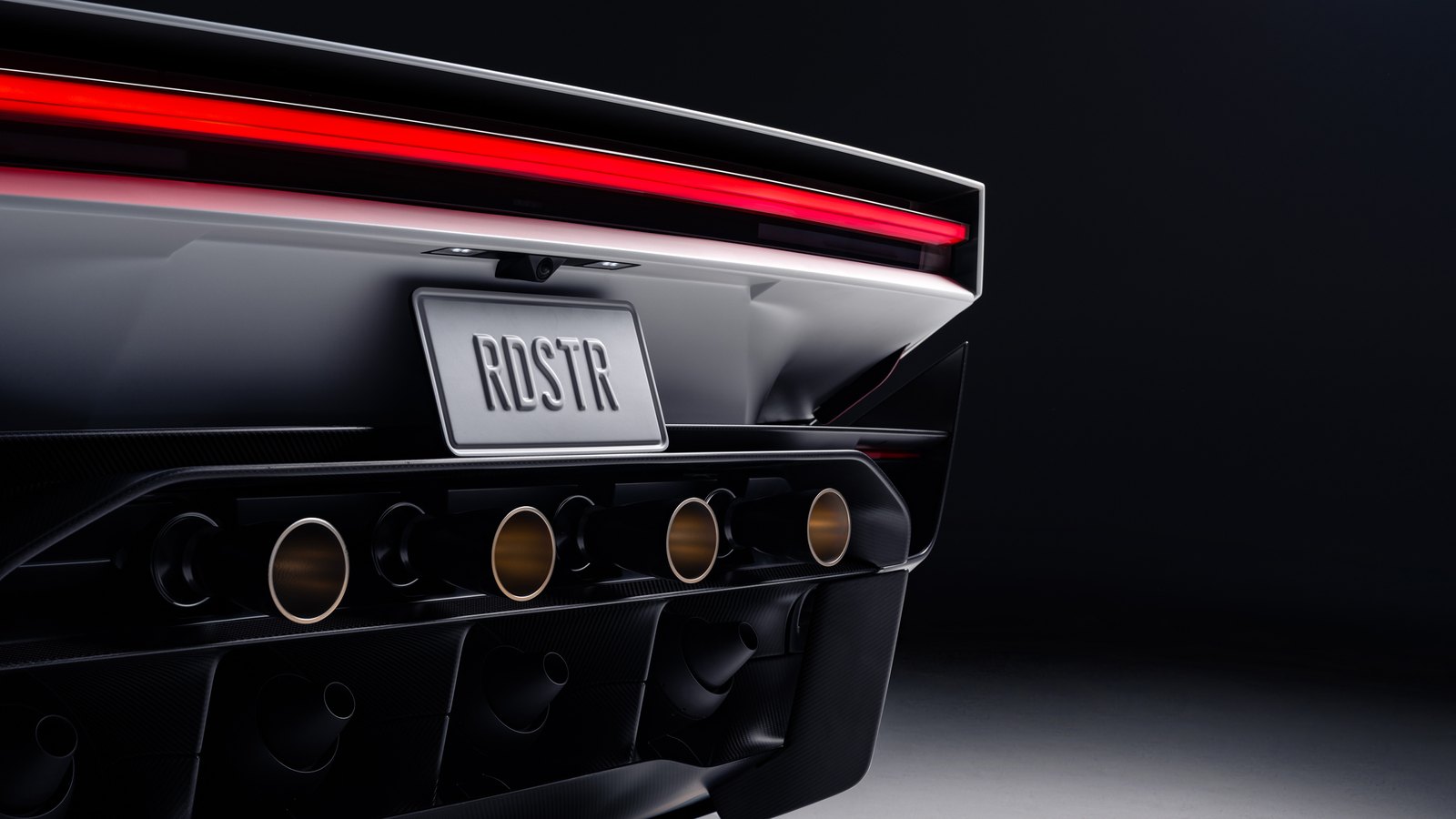 Tesla Roadster arka difüzöründeki itici ağızlarının yakın görünümü
