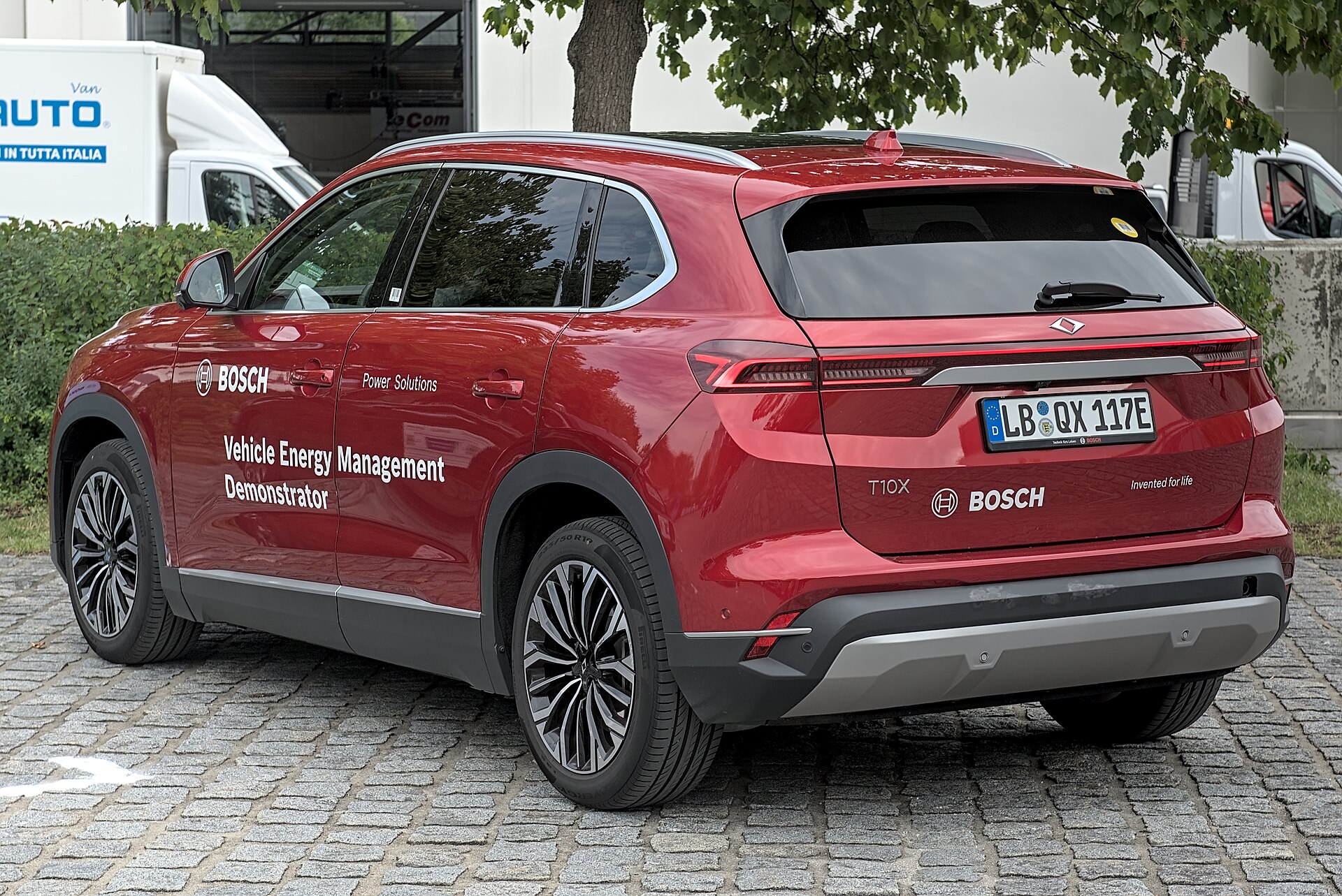 Togg T10X, IAA 2025 fuarında sergilenirken